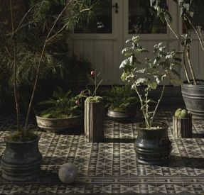 Serax Planter 01 M Dark Green Mesa