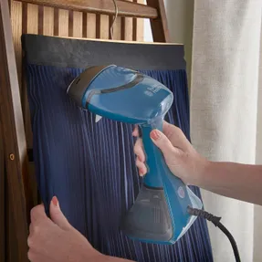 Russellhobbs Steam Genie Handheld Clothes Steamer