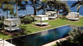 Gandia Blasco Elevated Daybed