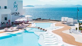 Gandia Blasco Elevated Daybed