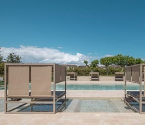 Gandia Blasco Elevated Daybed