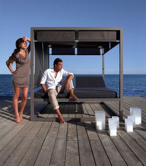 Gandia Blasco Elevated Daybed