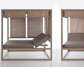 Gandia Blasco Elevated Daybed