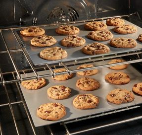 Maytag 27-inch Single Wall Oven with Air Fry and Basket - 4.3 cu. ft.