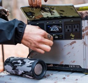 Biolite Goal Zero Yeti 700 Power Station