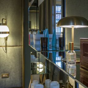 Mogg Narciso Mirror