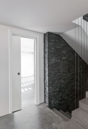 Viva VSI Sliding door inside the wall