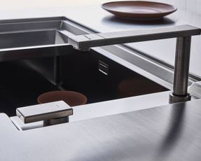 Foster Outline Kitchen Sinks
