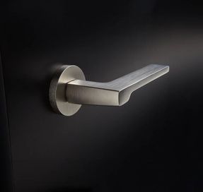 Groel Fila Door Handle Set On Round Rose