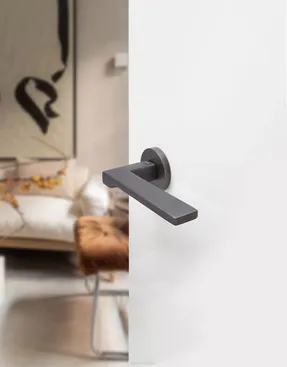 Groel Fila Door Handle Set On Round Rose