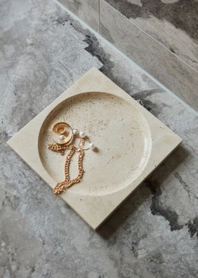 Aytm Regina Dish Travertine