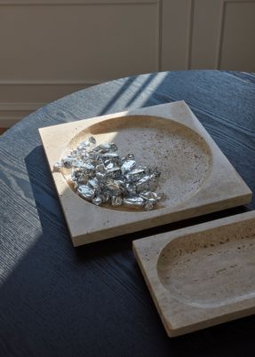 Aytm Regina Dish Travertine