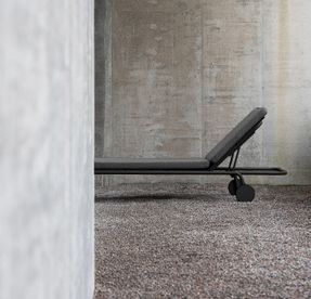 Serax Sun Lounger Aluminium Black August