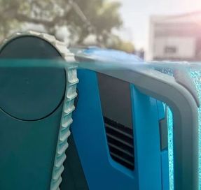 Maytronics Dolphin M600 Pool Cleaning