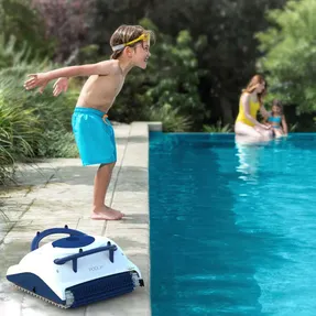 Maytronics Dolphin Pool In Pool Cleaner