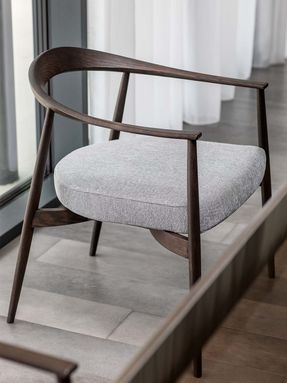 Natevo Tekton Chair