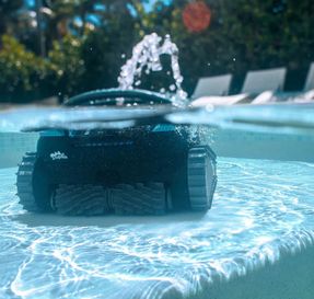 Maytronics Dolphin Eon 100 Pool Cleaner