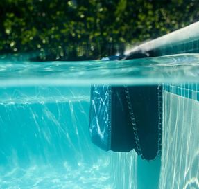 Maytronics Dolphin Eon 100 Pool Cleaner