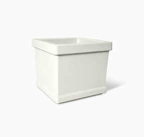 Serralunga Neoclassical Vase With Smooth Frame