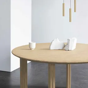 Umage Comfort Circle Dining Table