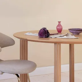 Umage Comfort Circle Dining Table