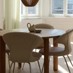 Umage Comfort Circle Dining Table