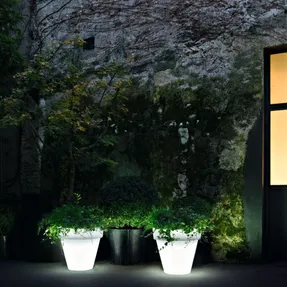 Serralunga Vas-three Planter With Light