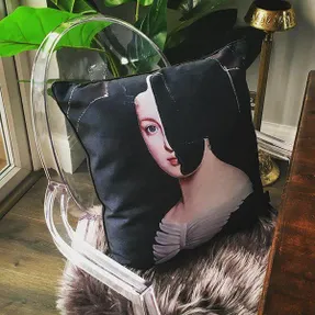Mineheart Edith Cushion