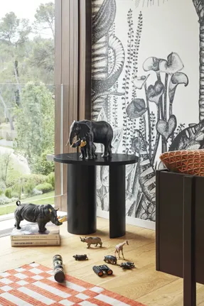 Lladro Leading The Way Sculpture - Black-Gold