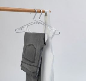 Brabantia  Aluminium Clothes Hangers Set of 4 - Black