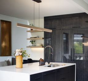 Cerno Una 66 With Lutron Linear Pendant