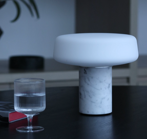 Casefurniture Solid Table Light