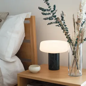 Casefurniture Solid Table Light
