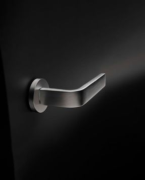 Groel Slim Door Handle Set On Round Rose