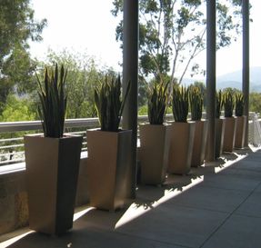 Kabin High Planter