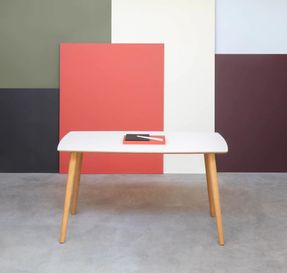 Radis Round Dining Table Man