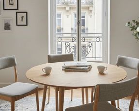 Radis Round Dining Table Man