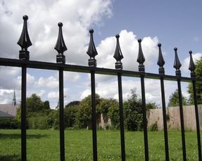 Zaun Vertical Bar Railings