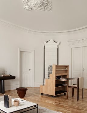 Karakter Rampa Writing Desk