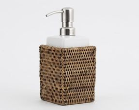 Flamant Togo, Hand Pump,