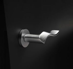 Groel Hélice Door Handle Set On Round Rose