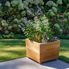 Countrycasualteak Studio Small Square Planter W/ Commercial-grade Liner