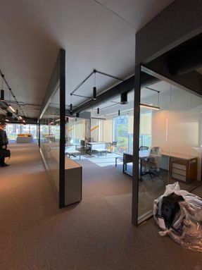 Apton Quartz Single Central Glazed Frameless Glass Partitioning