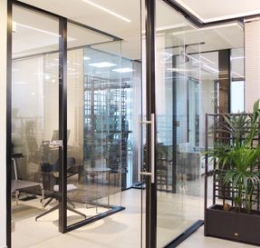 Apton Quartz Single Central Glazed Frameless Glass Partitioning