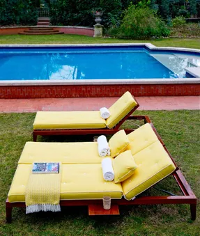 Unopiu C'est La Vie Double Sunlounger In Mahogany