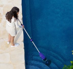 Maytronics Niya Aquasweep S1 Pool Cleaner