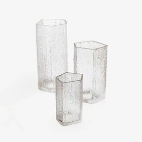 Case Causeway Vase
