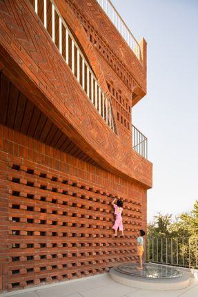 Anthill House