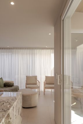 House Dieciocho