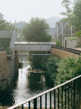 Easel Bridge